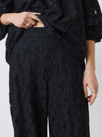 Weite Spitzenhose - Tempel Hamburg