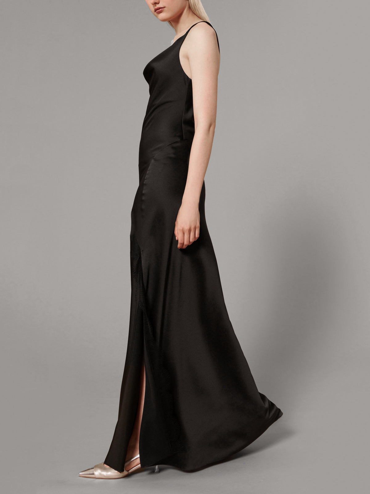 Slipdress mit Spitzenbesatz - Tempel Hamburg