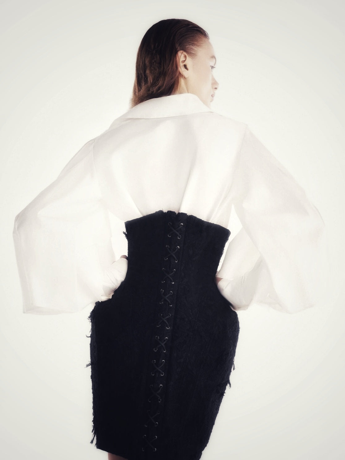 Taft-Bluse mit ausgestelltem Ärmel in crene - Tempel Hamburg