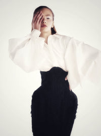 Taft-Bluse mit ausgestelltem Ärmel in crene - Tempel Hamburg