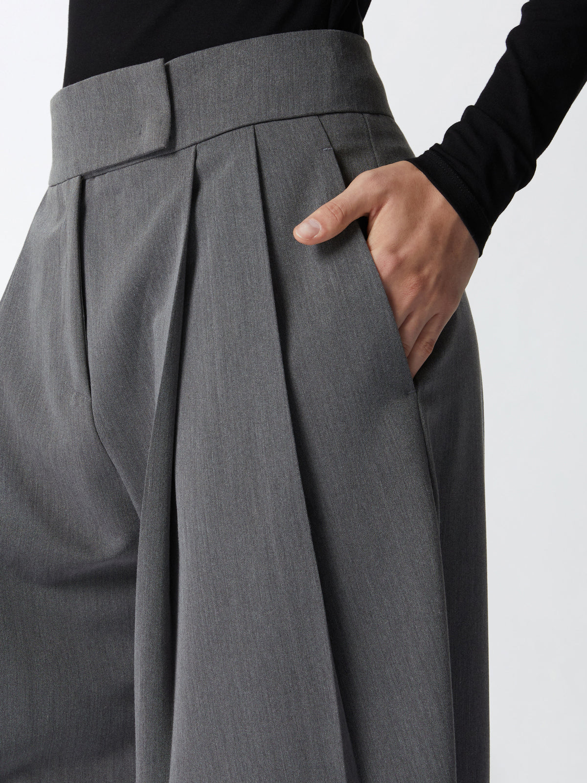 Wide-Leg-Hose mit leicht geschwungenem Bein - Tempel Hamburg