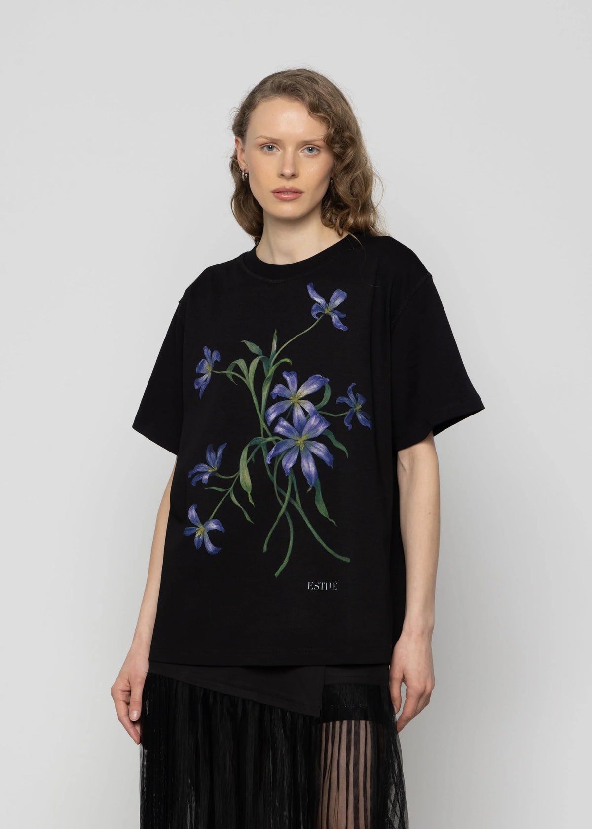 T-Shirt mit Iris Bouquet - Tempel Hamburg