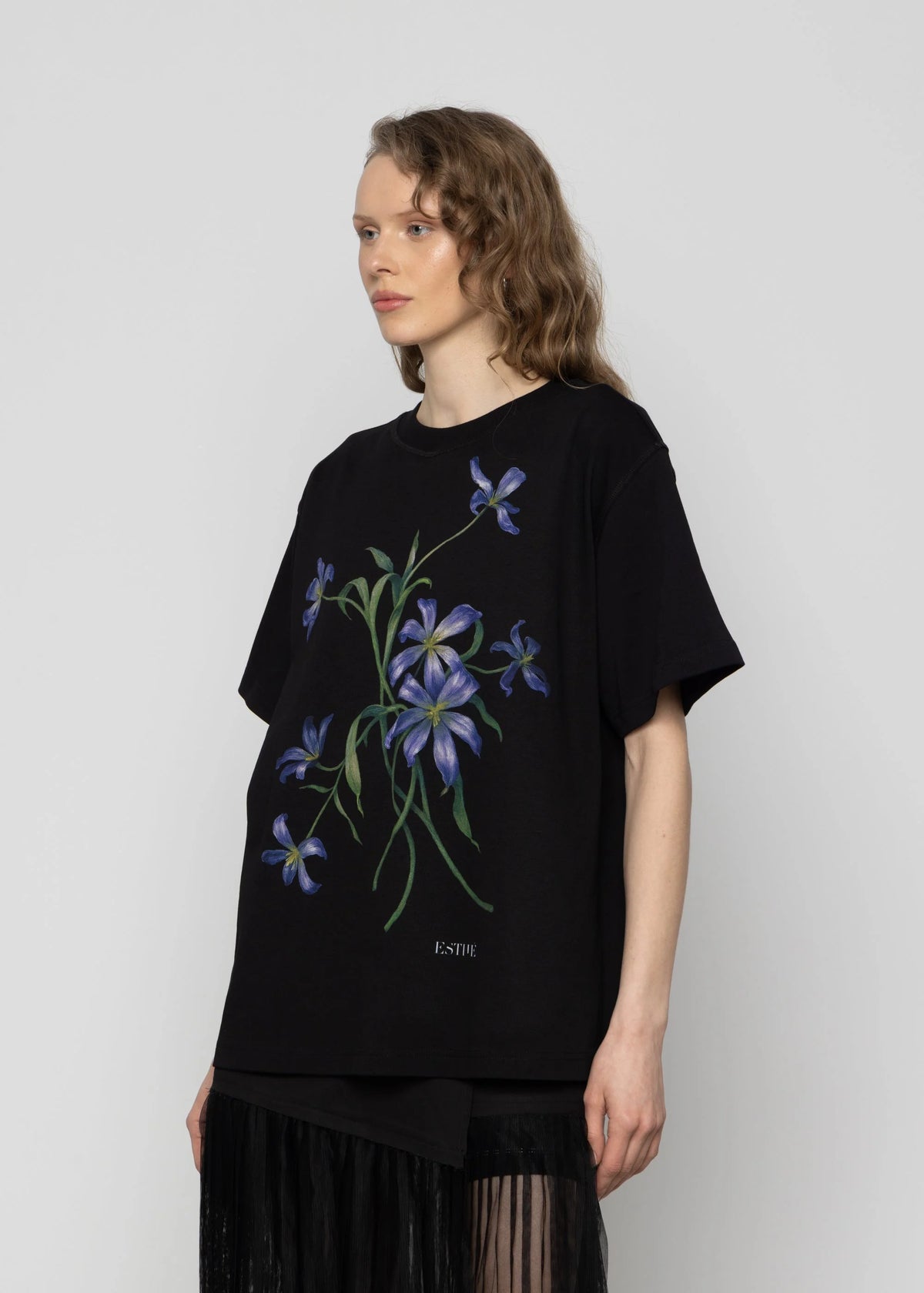 T-Shirt mit Iris Bouquet - Tempel Hamburg