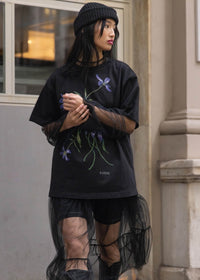 T-Shirt mit Iris Bouquet - Tempel Hamburg