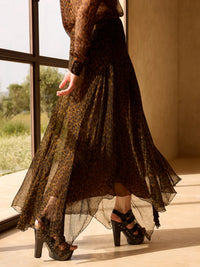 Rock mit asymmetrischem Saum