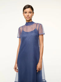 Modern Romance in Blau - Tempel Hamburg