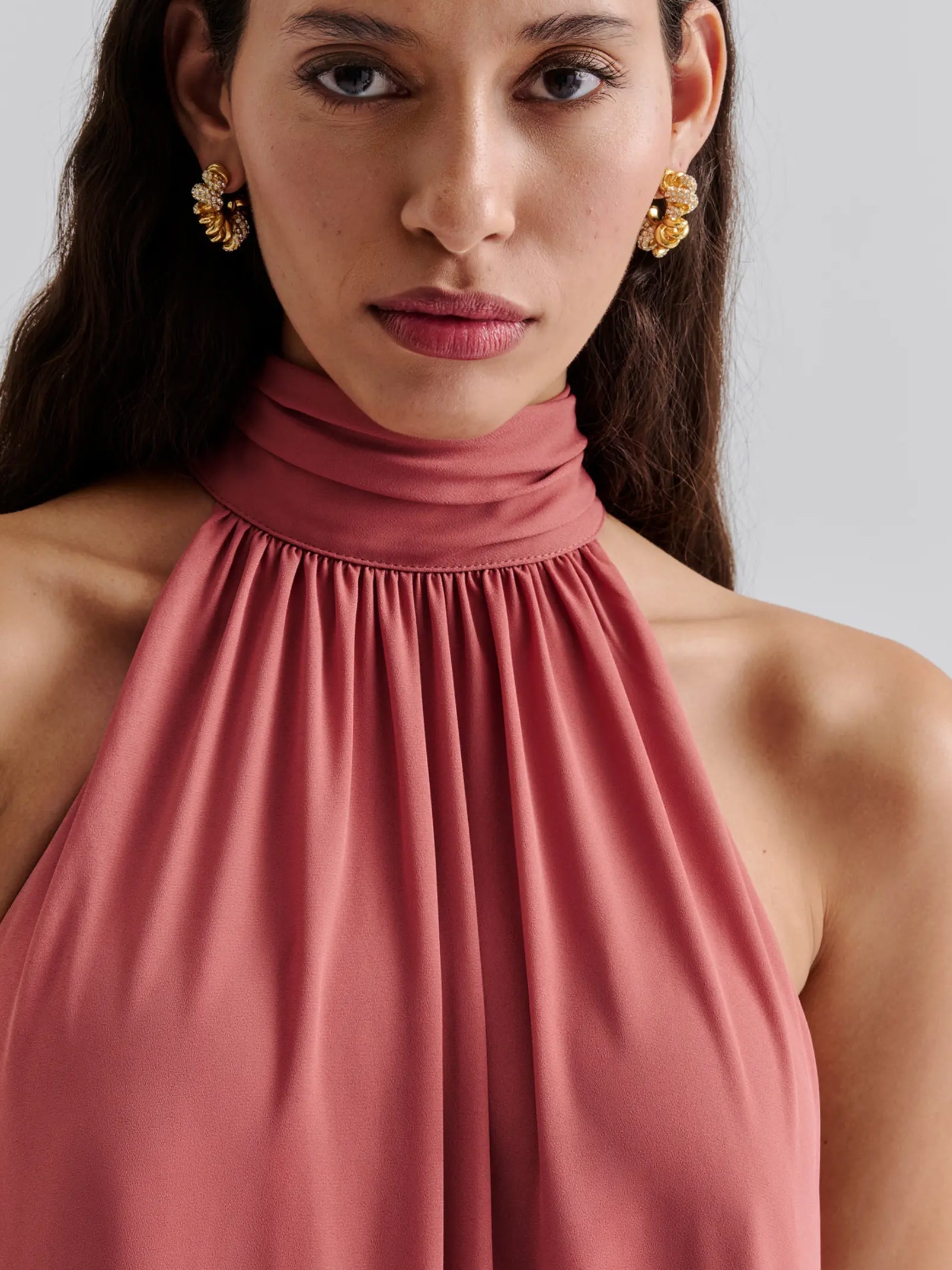 Neckholder Midi-Kleid Mit Volant in Terrakotta - Tempel Hamburg