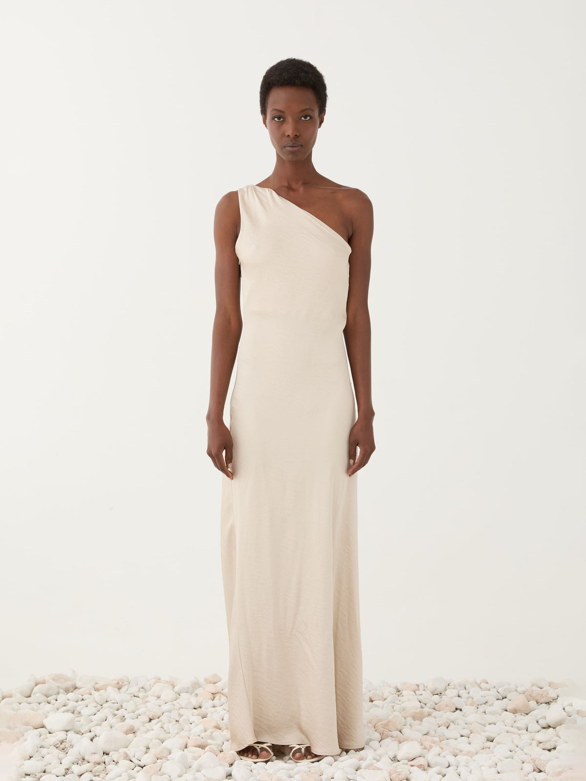 Clean-Chic-One-Shoulder Abendkleid (Kopie) - Tempel Hamburg
