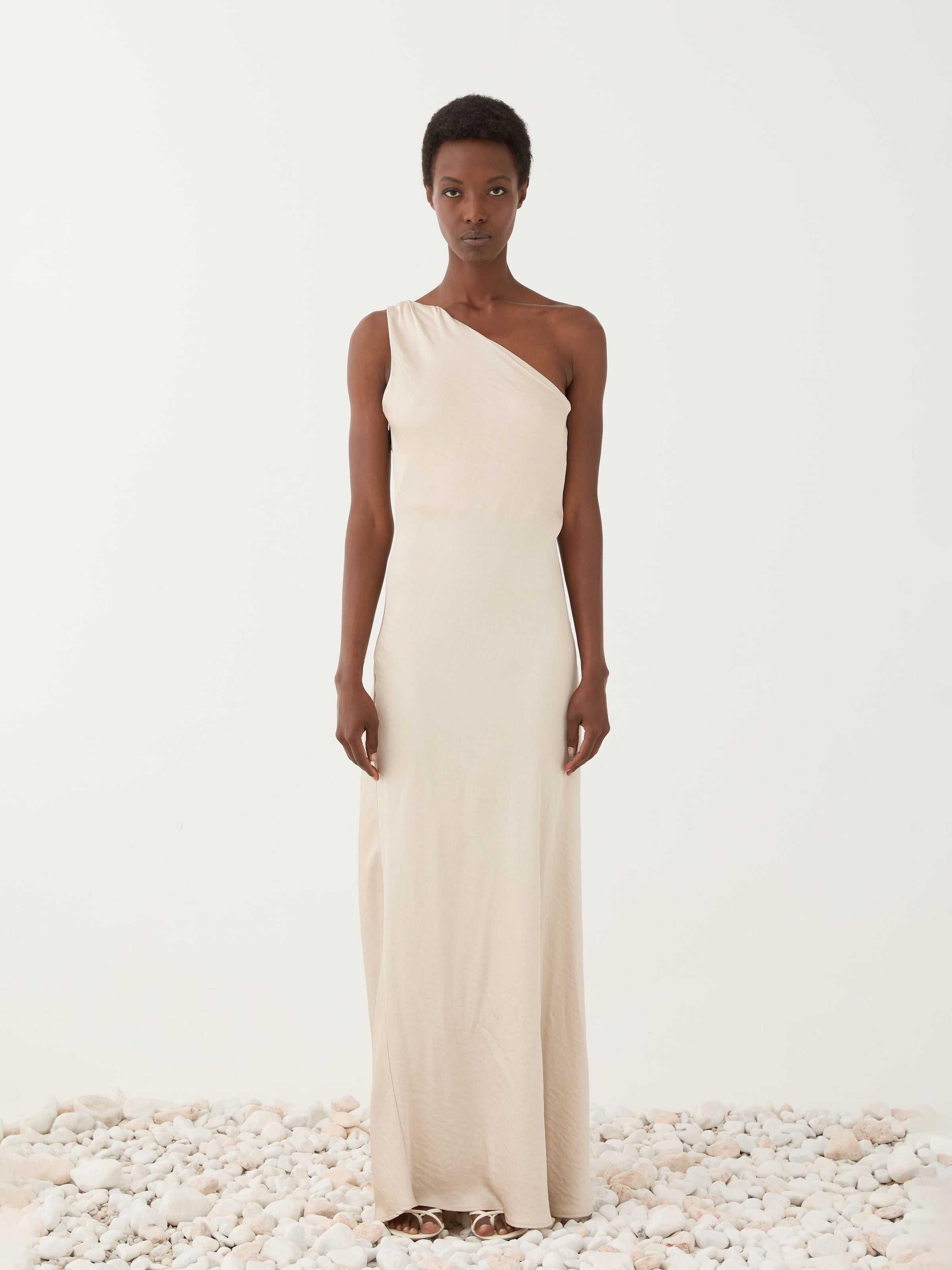 Clean-Chic-One-Shoulder Abendkleid (Kopie) - Tempel Hamburg
