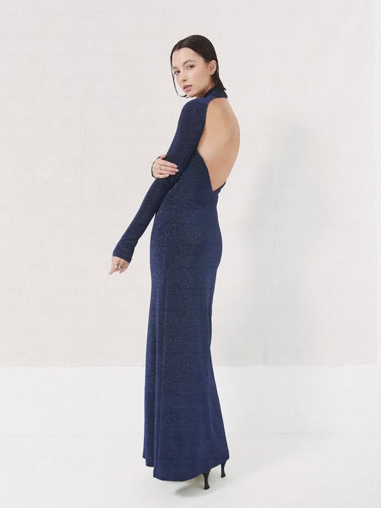 Langarmkleid mit Rückenausschnitt