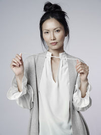 Seidenbluse mit Rüschen-Manschetten - Tempel Hamburg