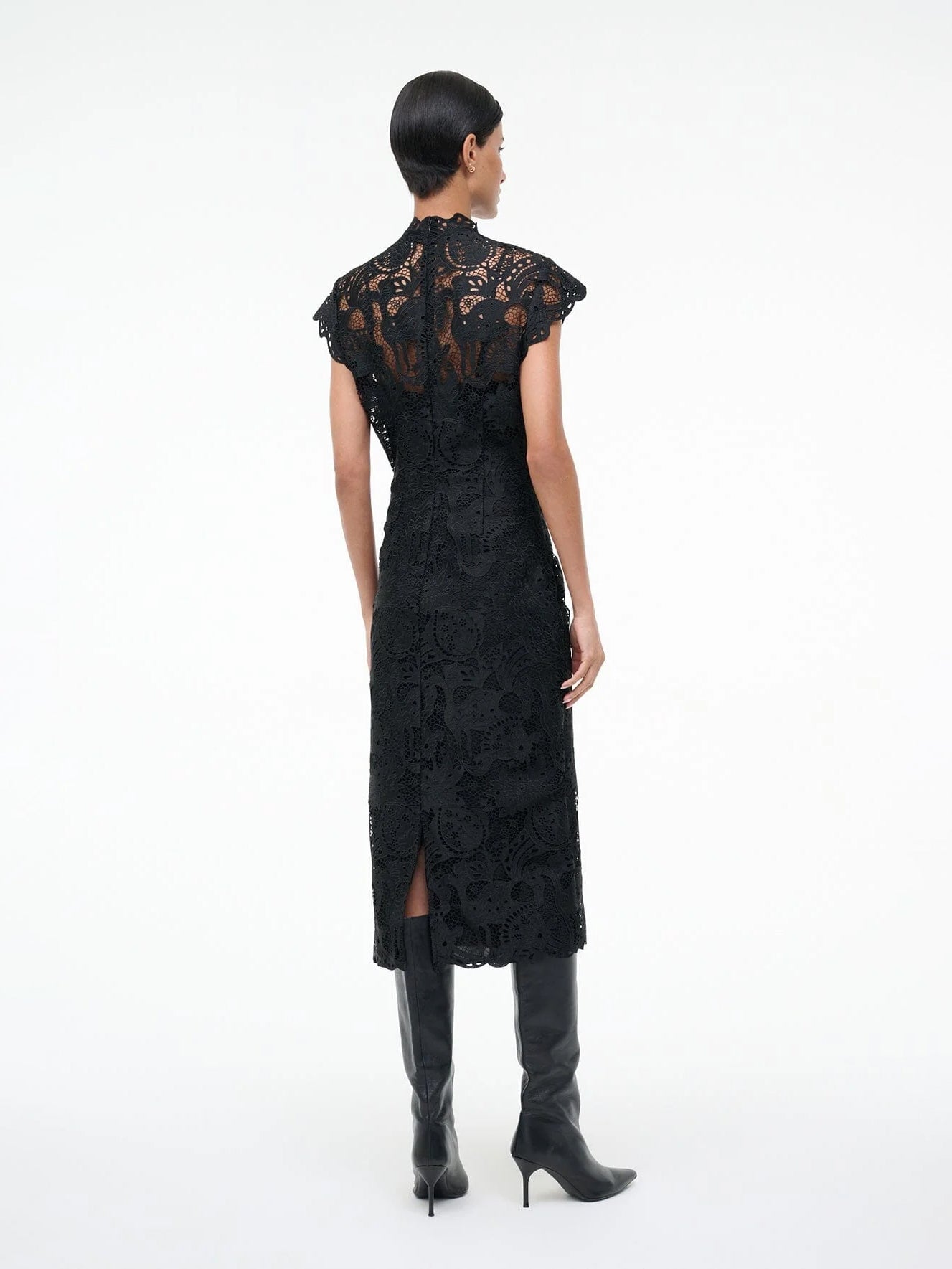 Spitzenkleid mit kleinem Stehkragen