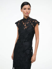 Spitzenkleid mit kleinem Stehkragen