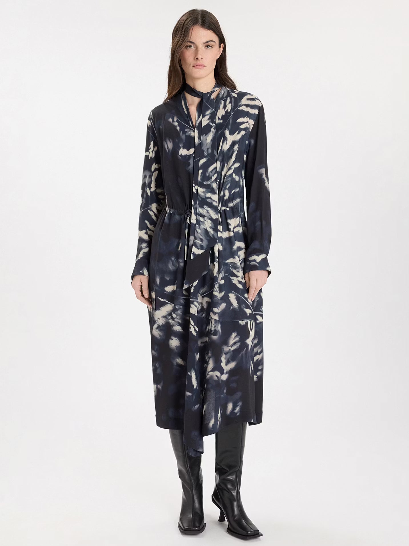 TLSkive-Kleid mit V-Ausschnitt