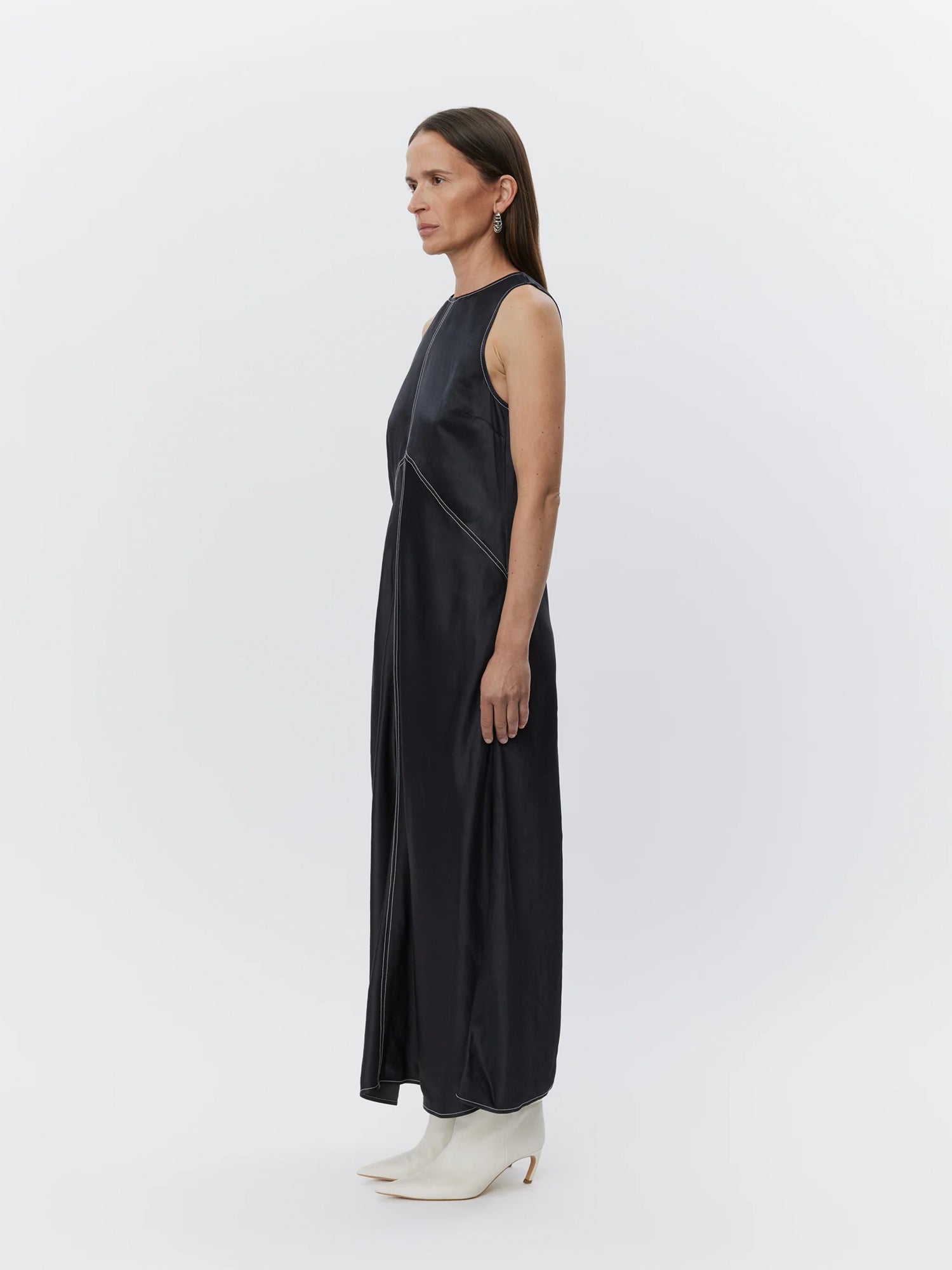 Ärmelloses Kleid in schwarz - Tempel Hamburg