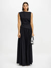 Langes schwarzes Abendkleid mit weitem Rock
