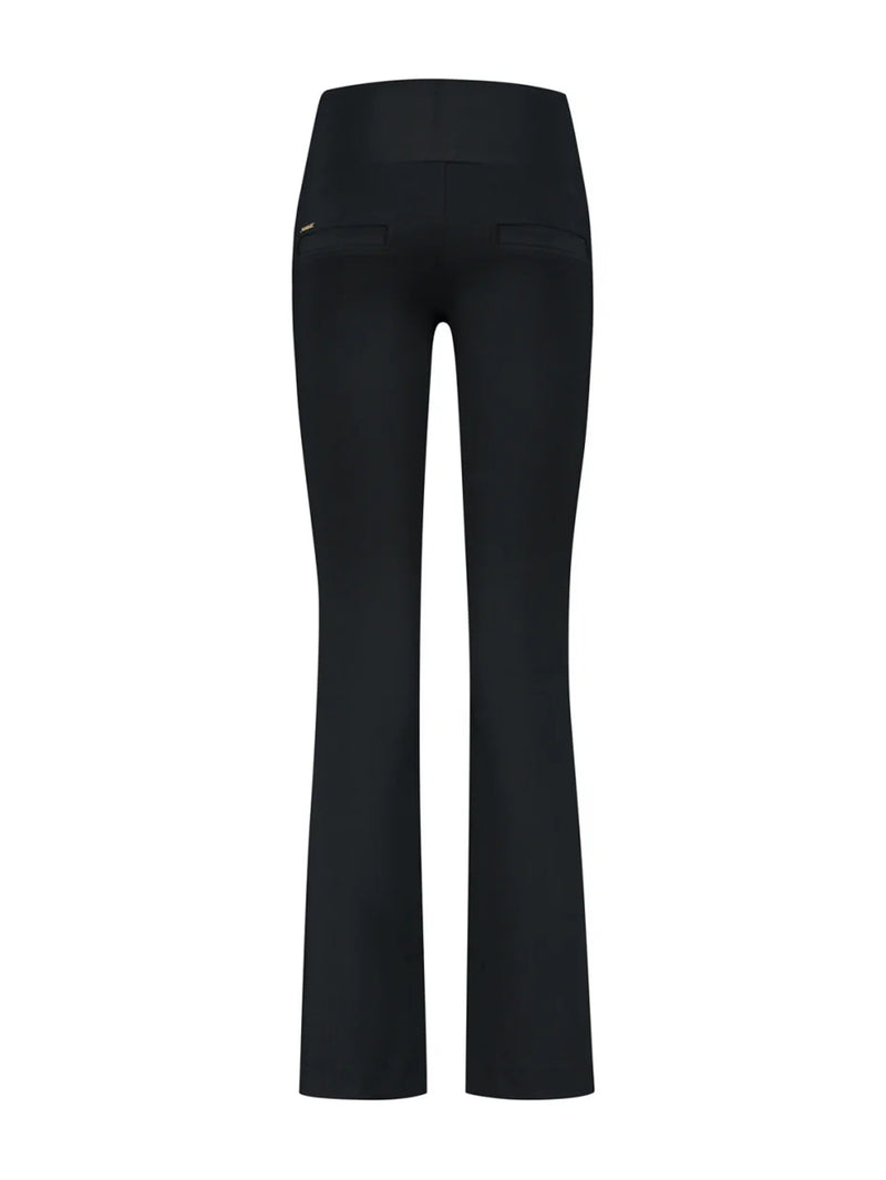 Celine Cropped Flared Legging in schwarz