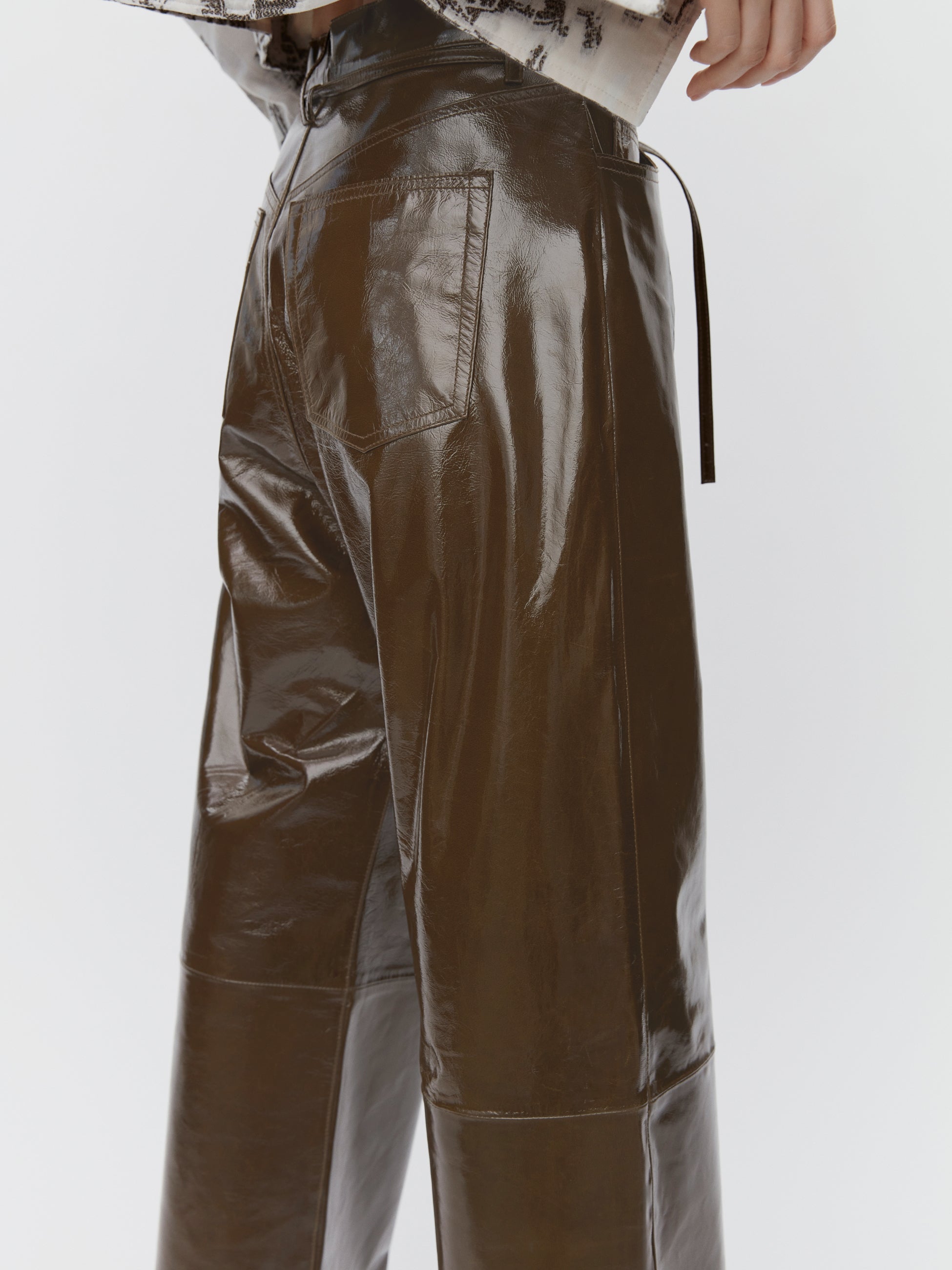 Polished Leather Pants in Olive Brown - Tempel Hamburg
