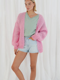 Lässige Volumen Strickjacke in vier Farben - Tempel Hamburg