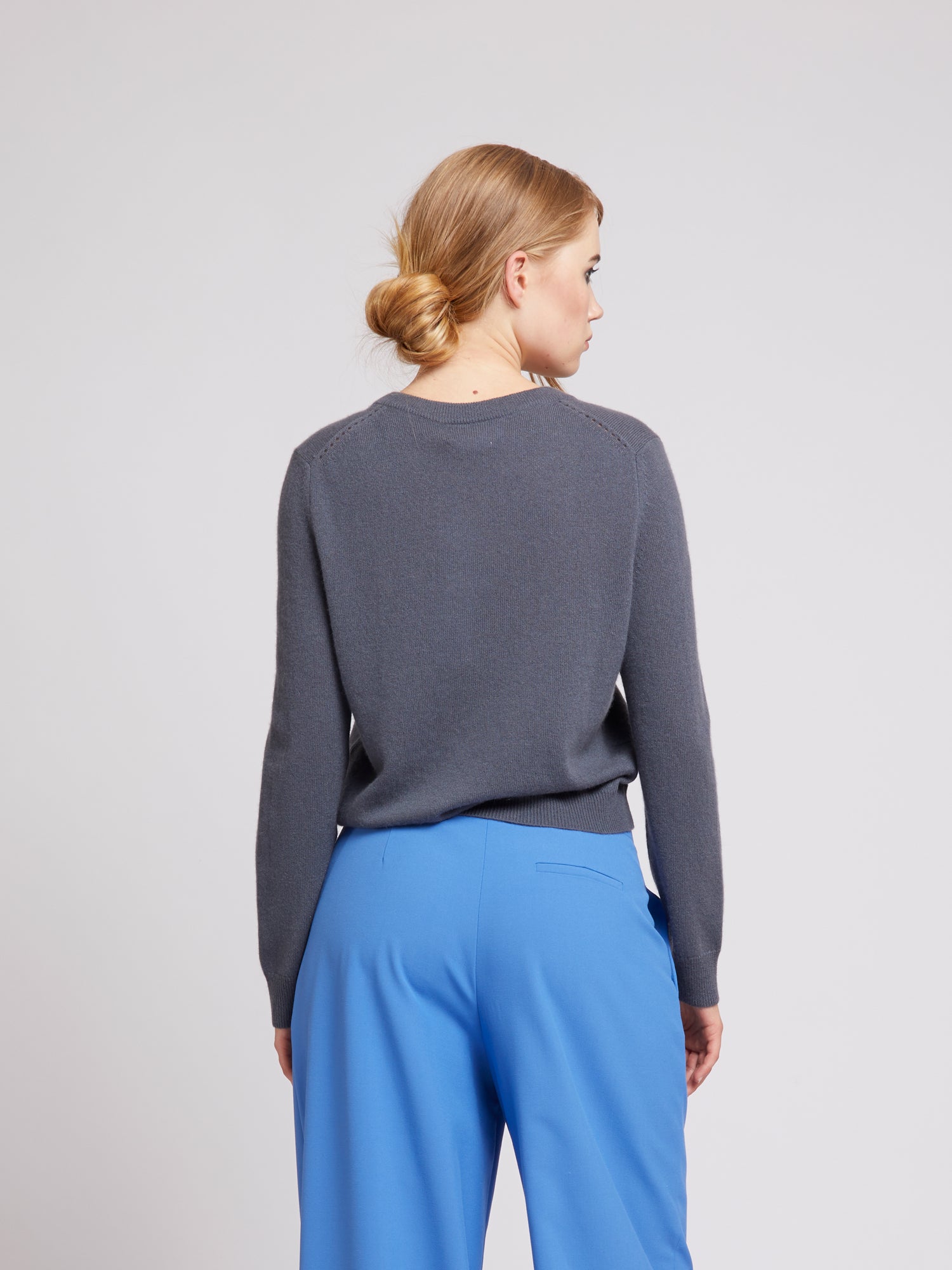 V-Neck Sweater - Tempel Hamburg