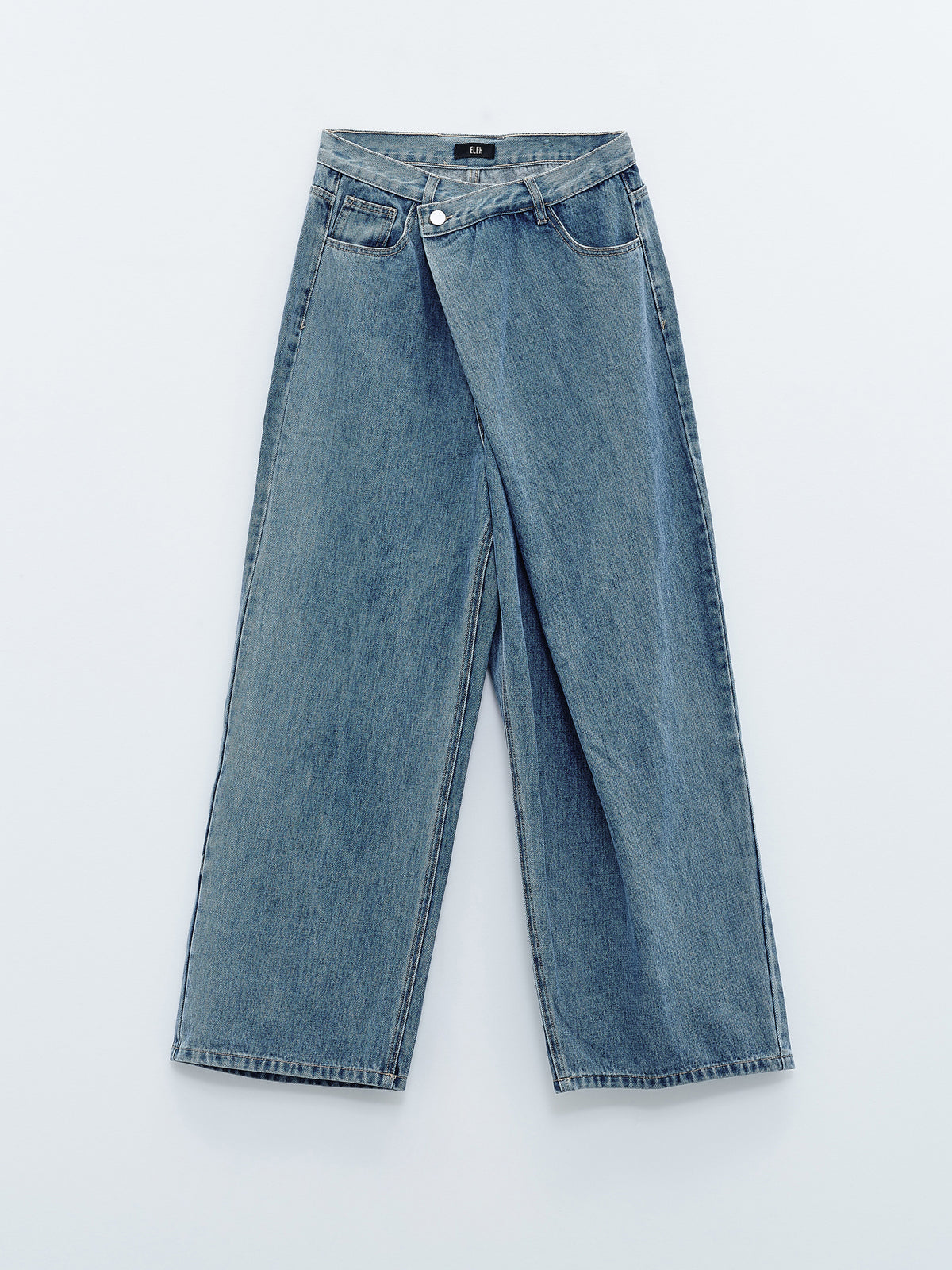 Jeans vorne asymmetrisch geklappt - Tempel Hamburg