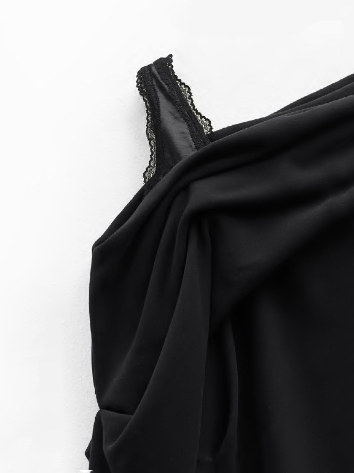 Asymmetrisches Sweatshirt mit Lingerie Einsatz - Tempel Hamburg
