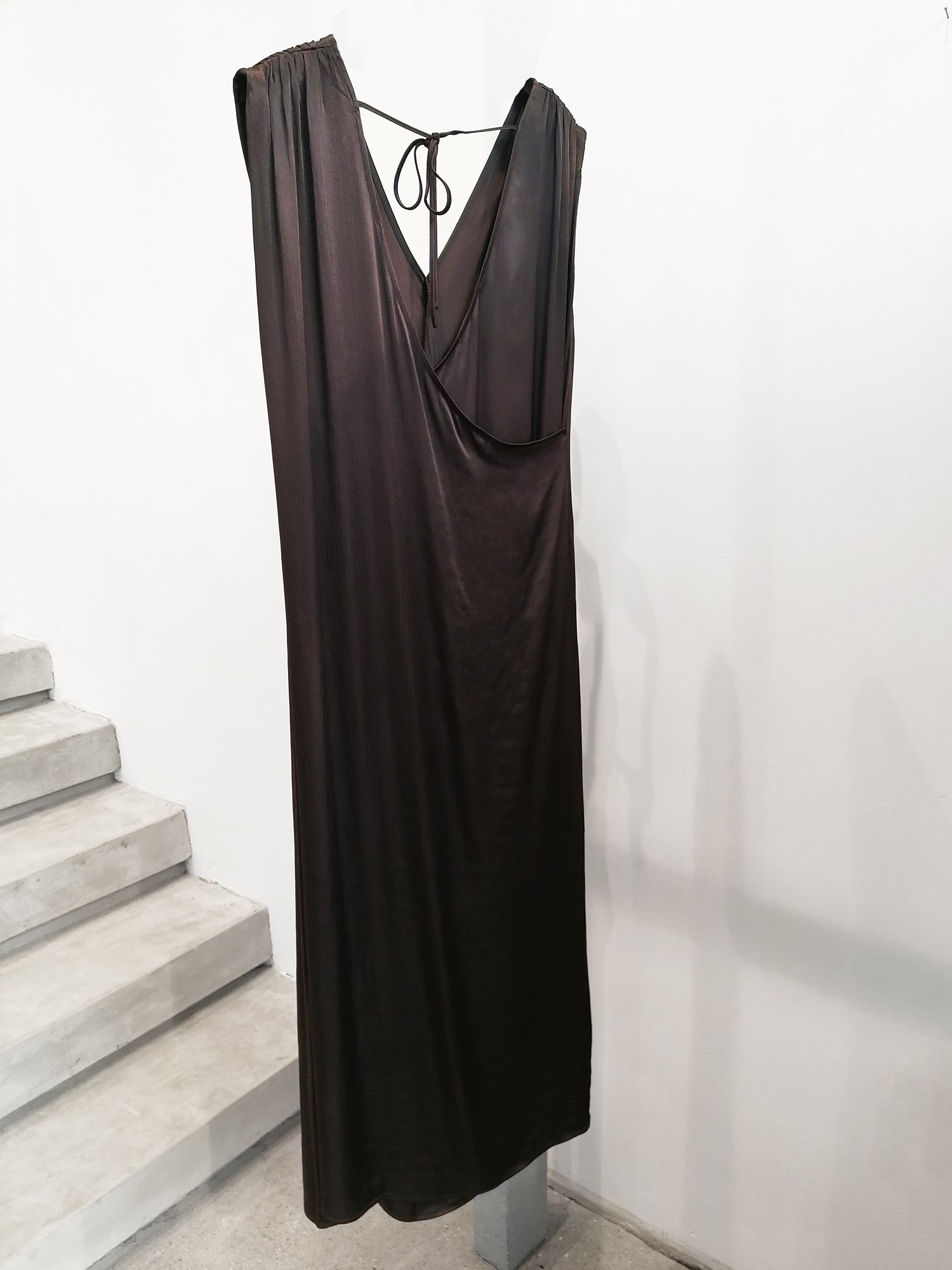 Langes satiniertes Kleid in braun - Tempel Hamburg