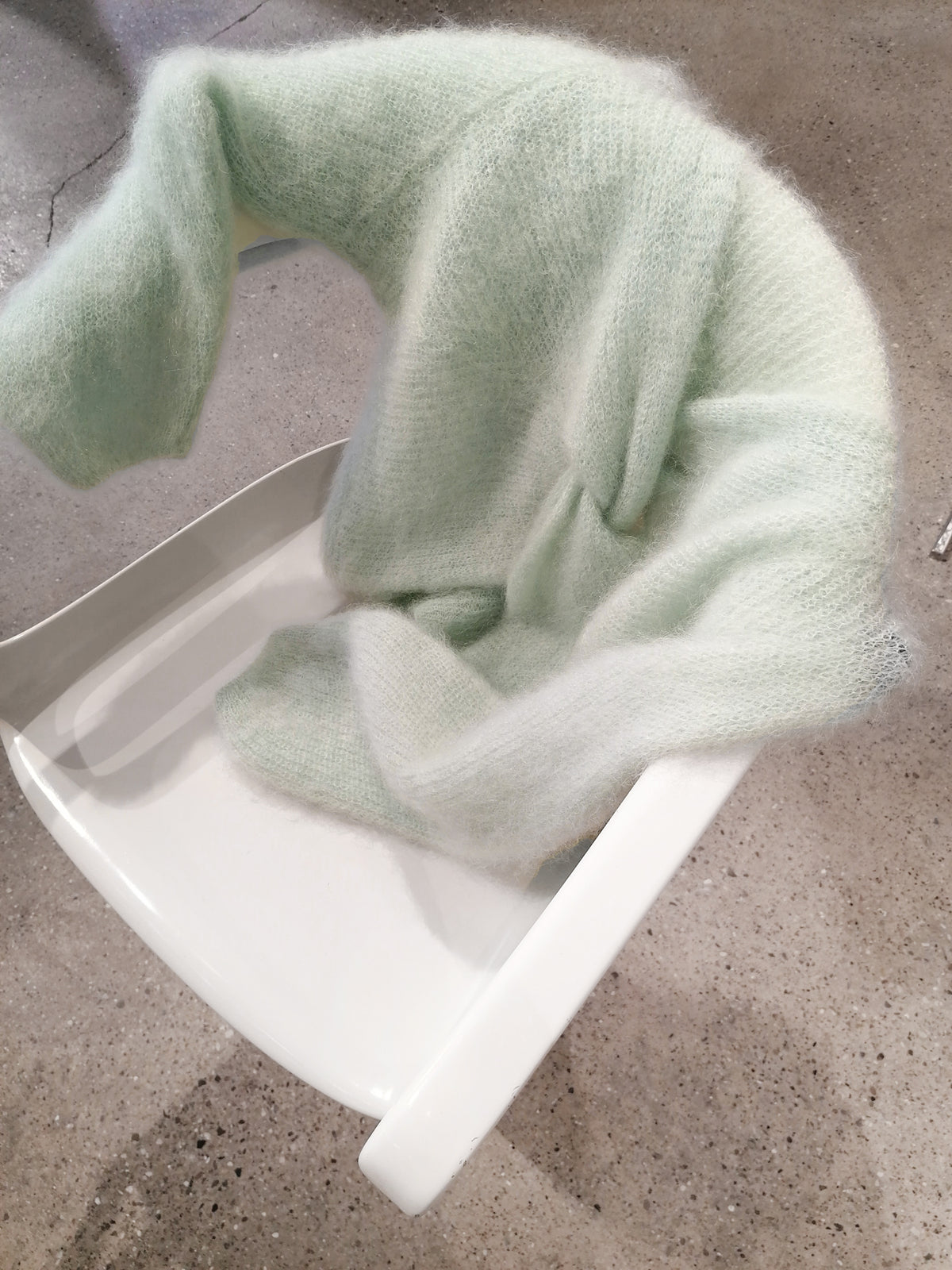 Pullover mit Knotendetail in Mint - Tempel Hamburg