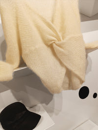 Pullover mit Knotendetail in Vanille - Tempel Hamburg