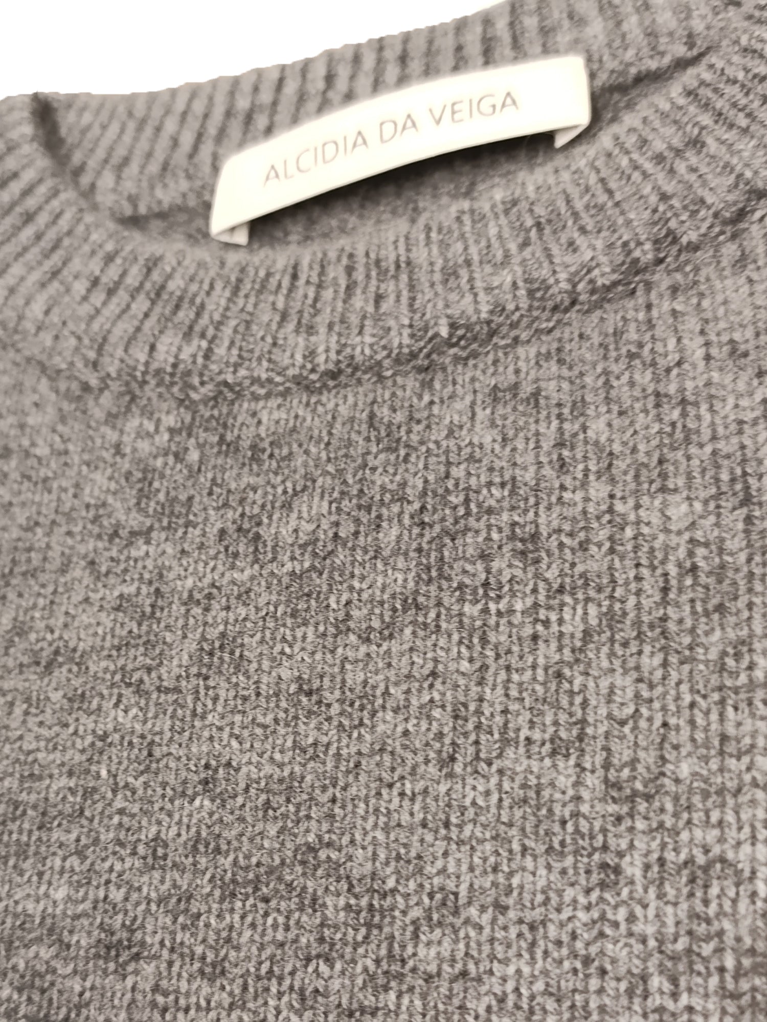 Weiter Pullover mit verkürzten Ärmeln - Tempel Hamburg