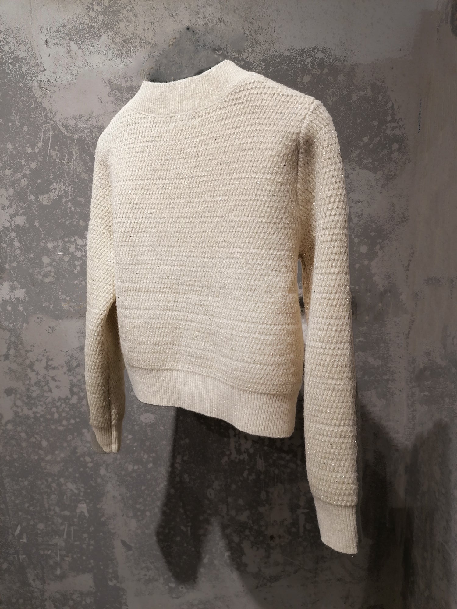 Cropped Strickjacke mit Strassknöpfen - Tempel Hamburg