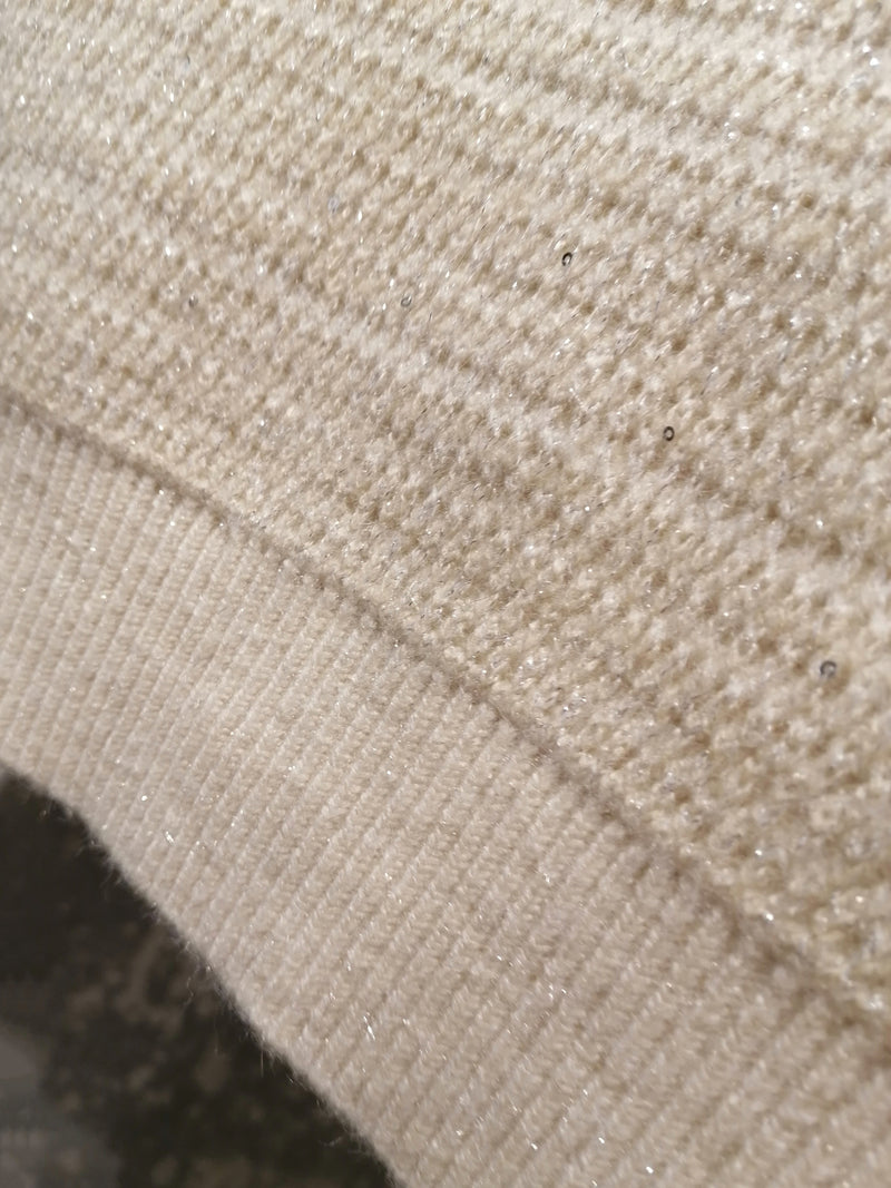 Cropped Strickjacke mit Strassknöpfen - Tempel Hamburg