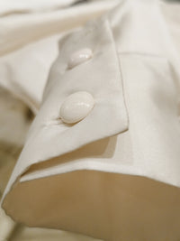 Taft-Bluse mit ausgestelltem Ärmel in crene - Tempel Hamburg