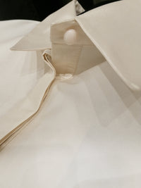 Taft-Bluse mit ausgestelltem Ärmel in crene - Tempel Hamburg