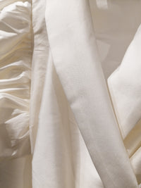 Taft-Bluse mit dramatisch gebauschten Ärmeln - Tempel Hamburg