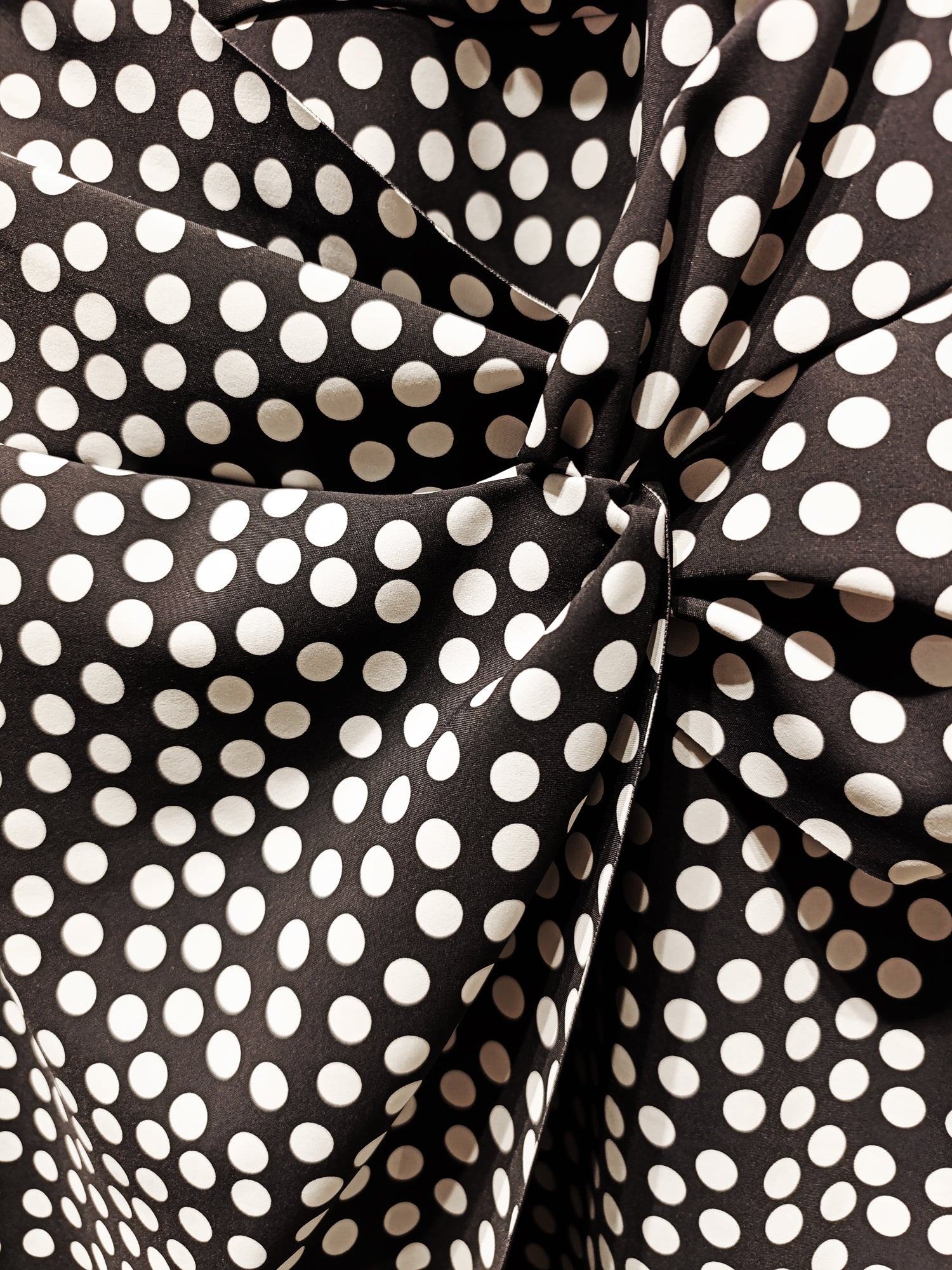 Polka-Dots Etuikleid - Tempel Hamburg