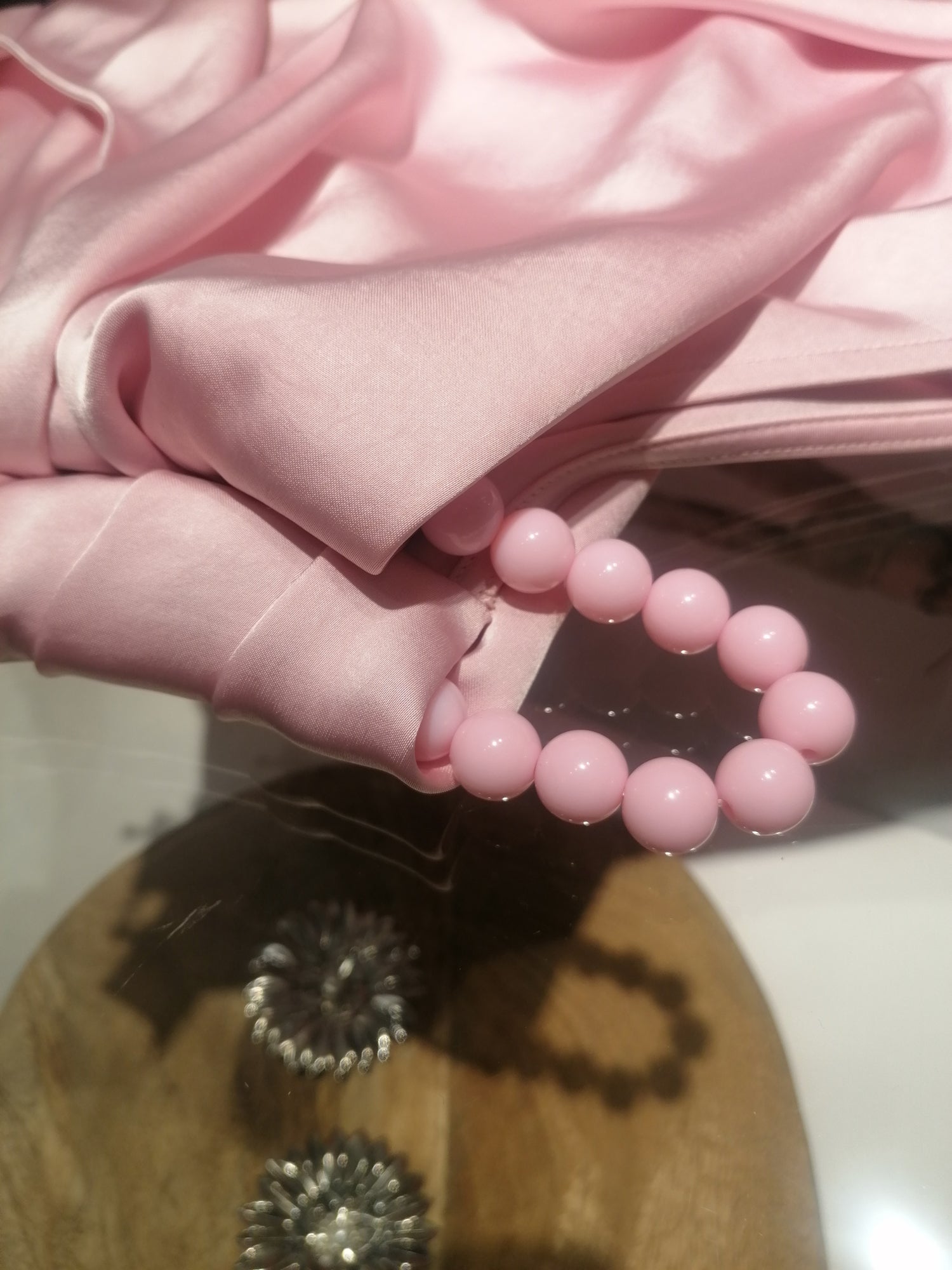 Neckholder-Top mit Perlenverschluss - Tempel Hamburg