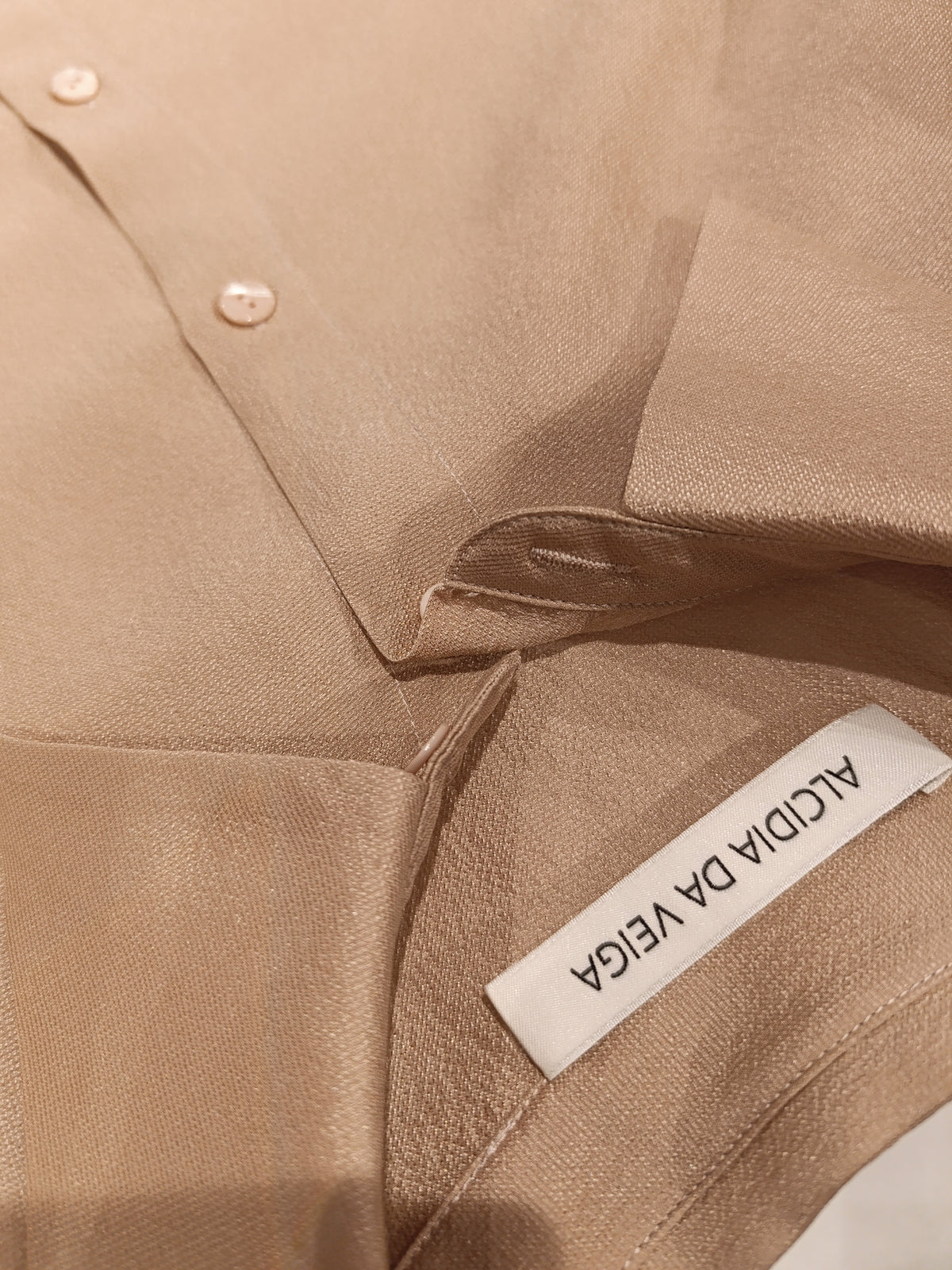 Seidenbluse mit leichtem Keulenarm - Tempel Hamburg