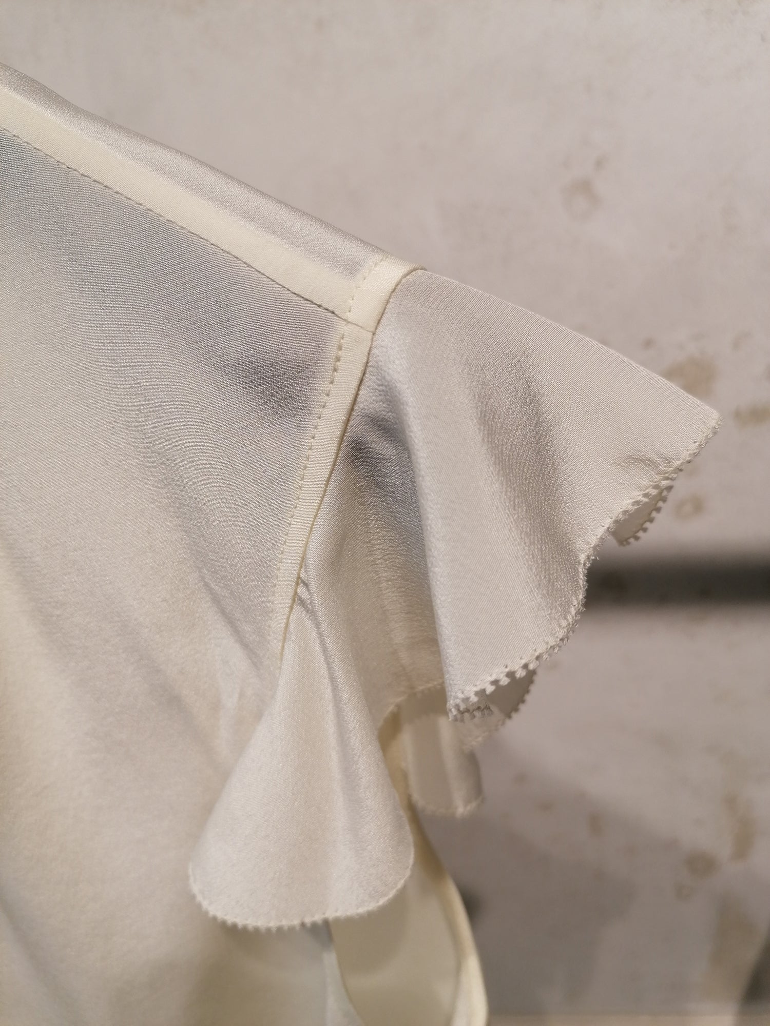 Seidenbluse mit Rüschen - Tempel Hamburg