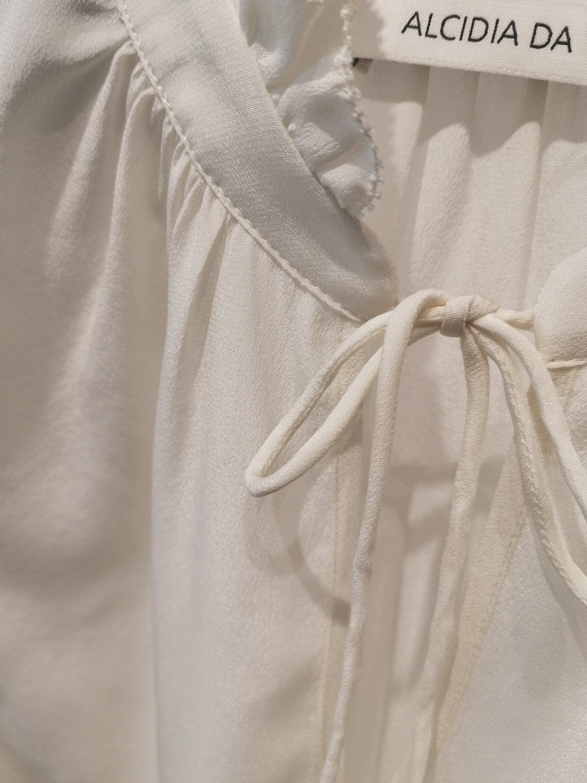 Seidenbluse mit Rüschen - Tempel Hamburg