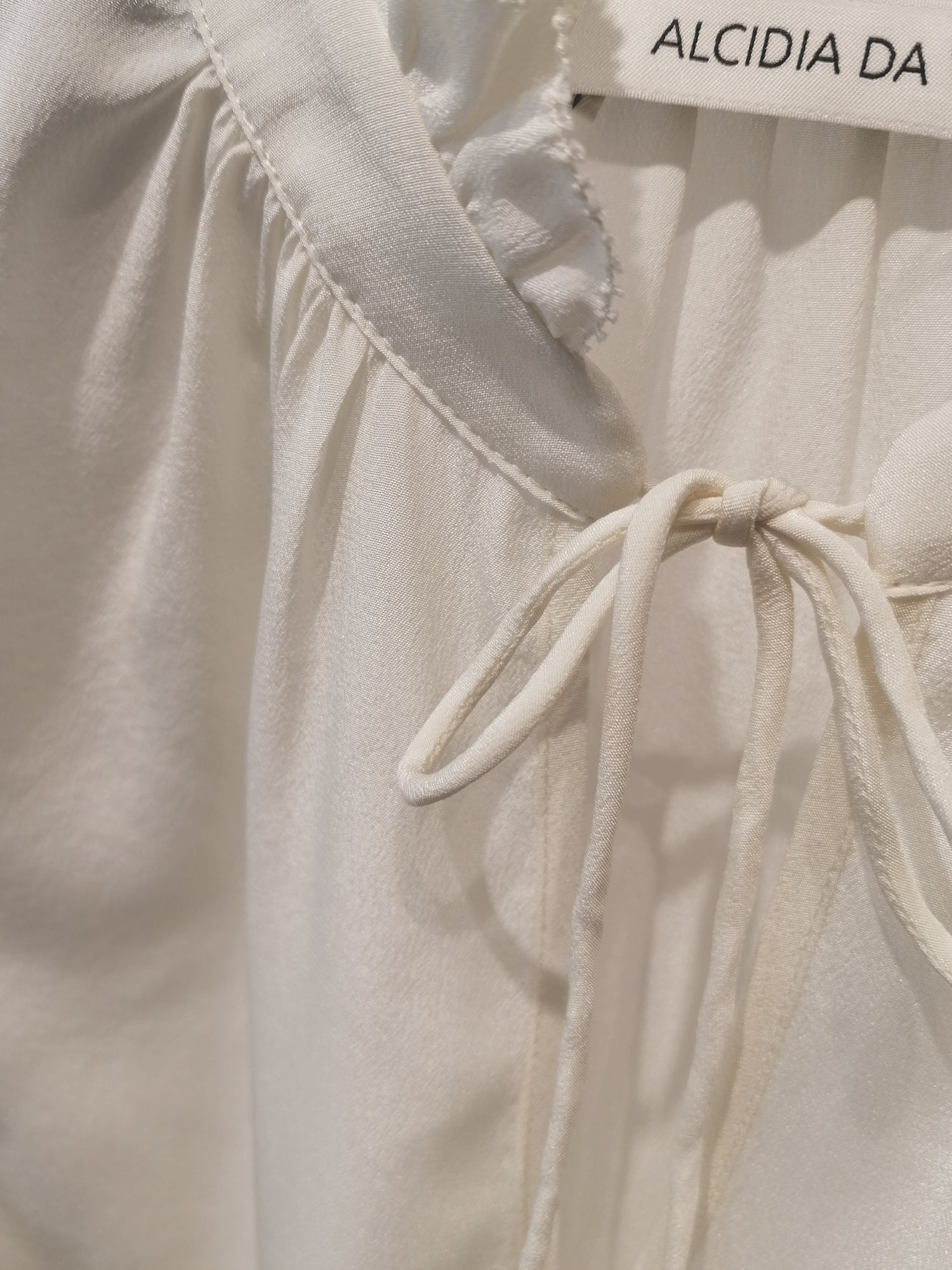 Seidenbluse mit Rüschen - Tempel Hamburg