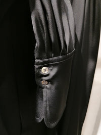 Bluse mit Rüschen am Stehkragen