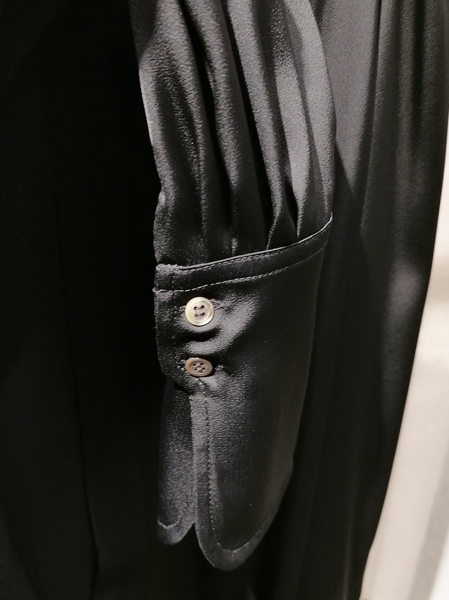 Bluse mit Rüschen am Stehkragen