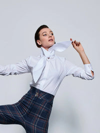 Bluse mit extremer Schleife