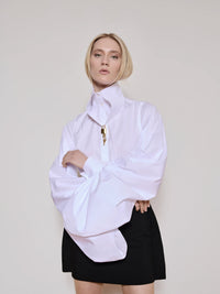 Bluse mit spitzem Kragen - Tempel Hamburg