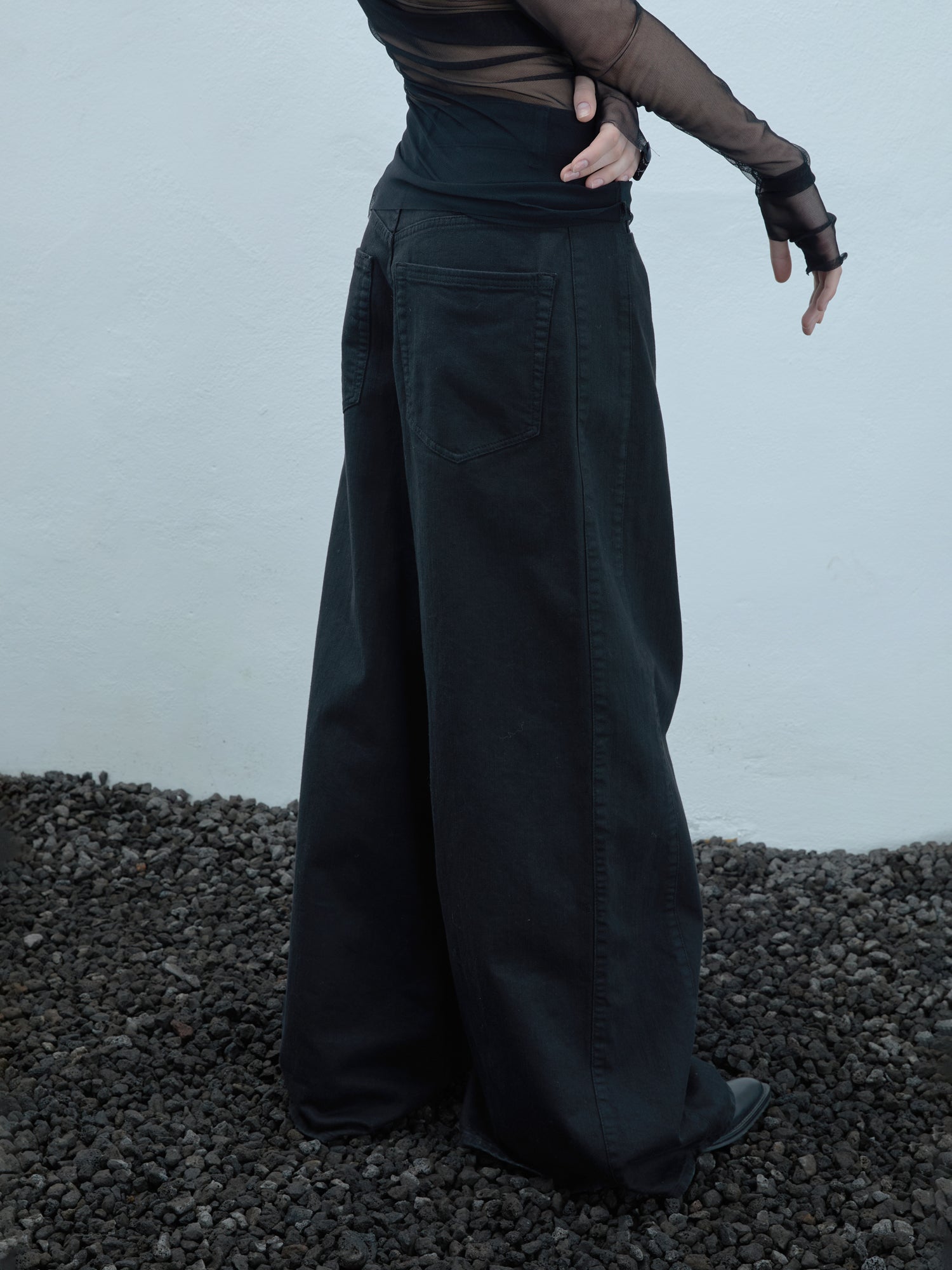 Wide-Leg-Pant in schwarz - Tempel Hamburg