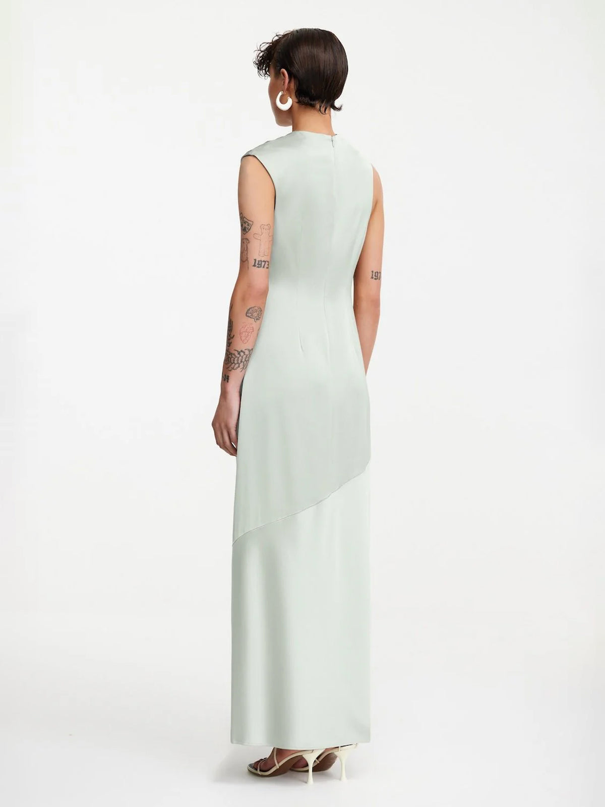 Kleid mit asymmetrischem Ausschnitt - Tempel Hamburg