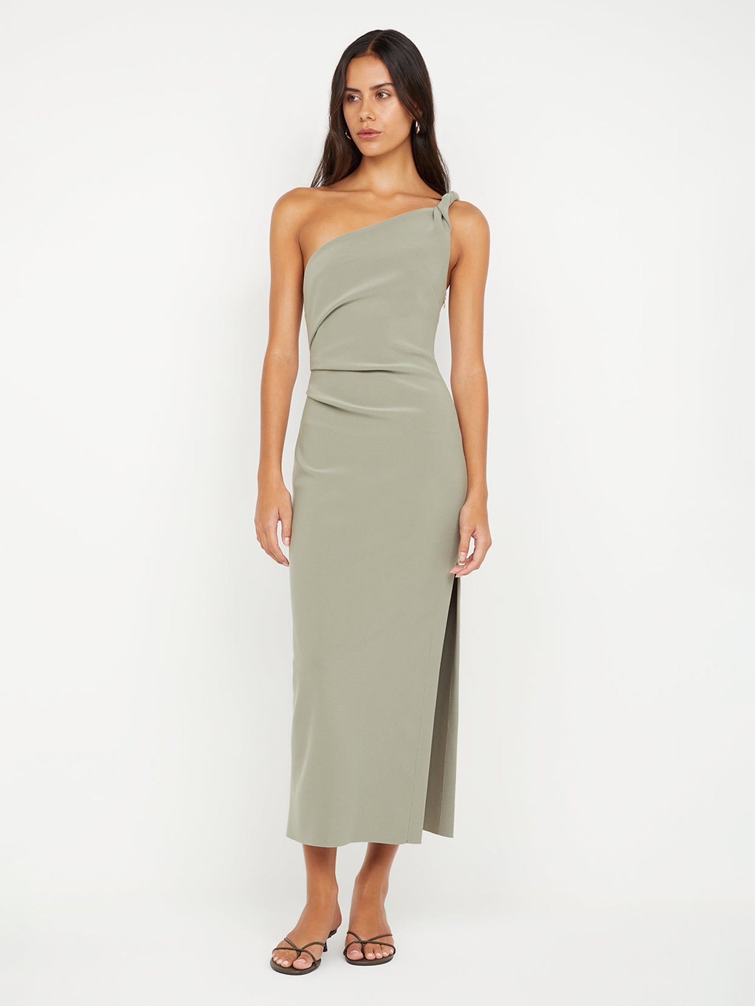 One - Sholder Kleid in salbeigrün - Tempel Hamburg