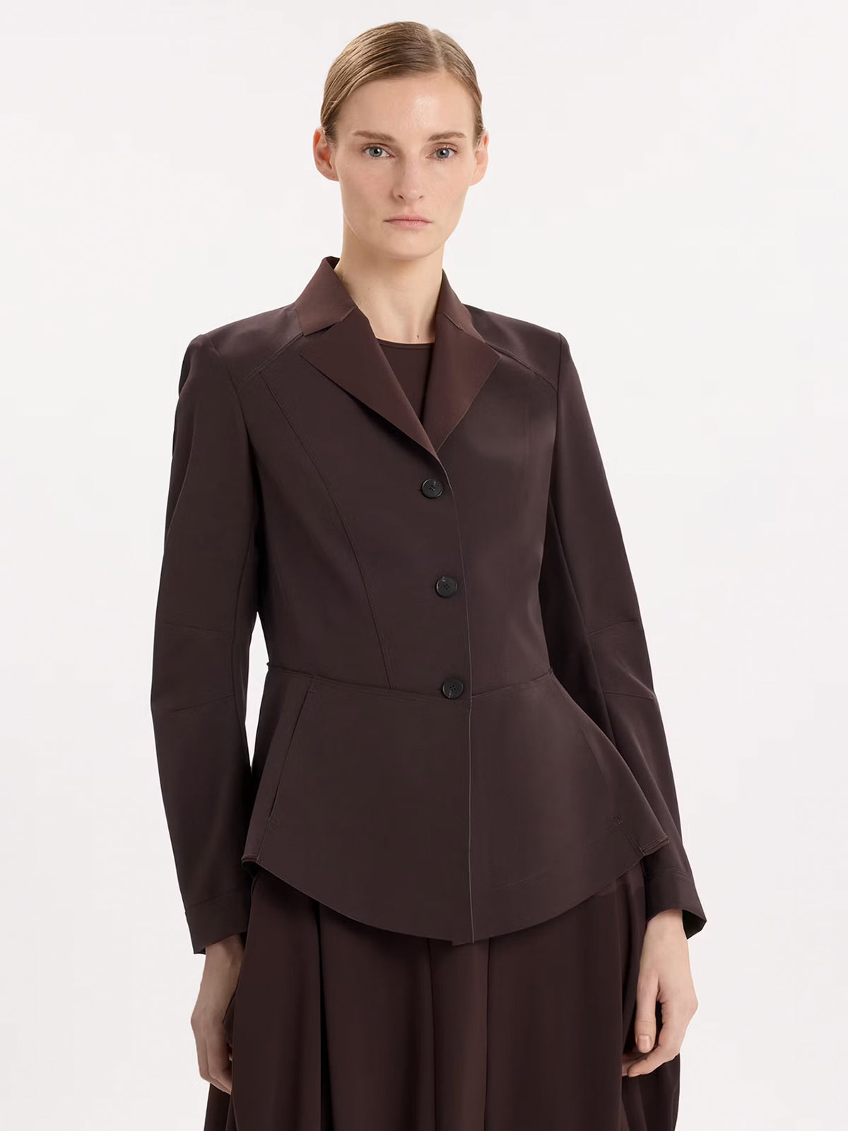 Blazer mit leichtem Schößchen in zwei Farben