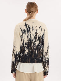 Off-Kilter Pullover mit Fluffy-Effekt